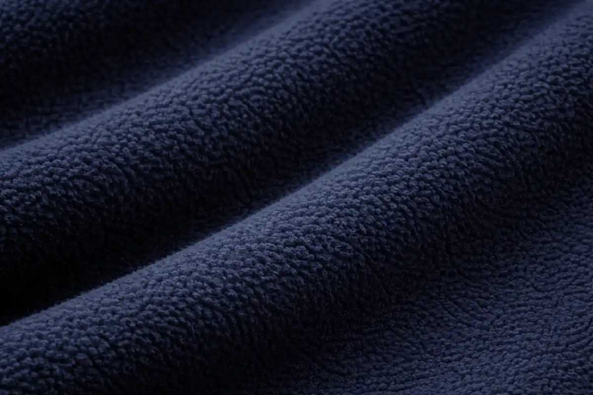 Плотный промышленный флис для пошива чехлов на кранцы